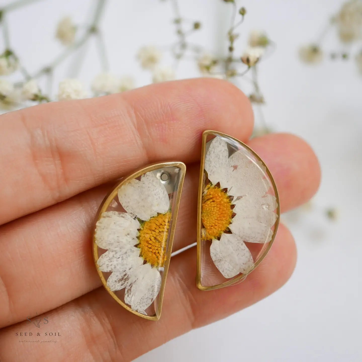Daisy Split Studs