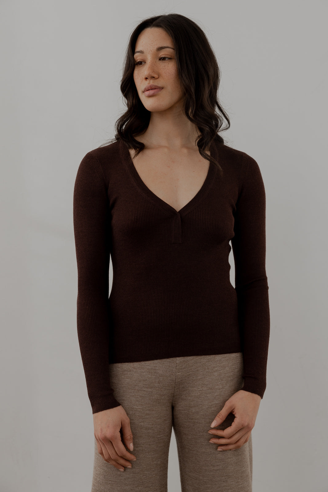 V Henley - Mahogany