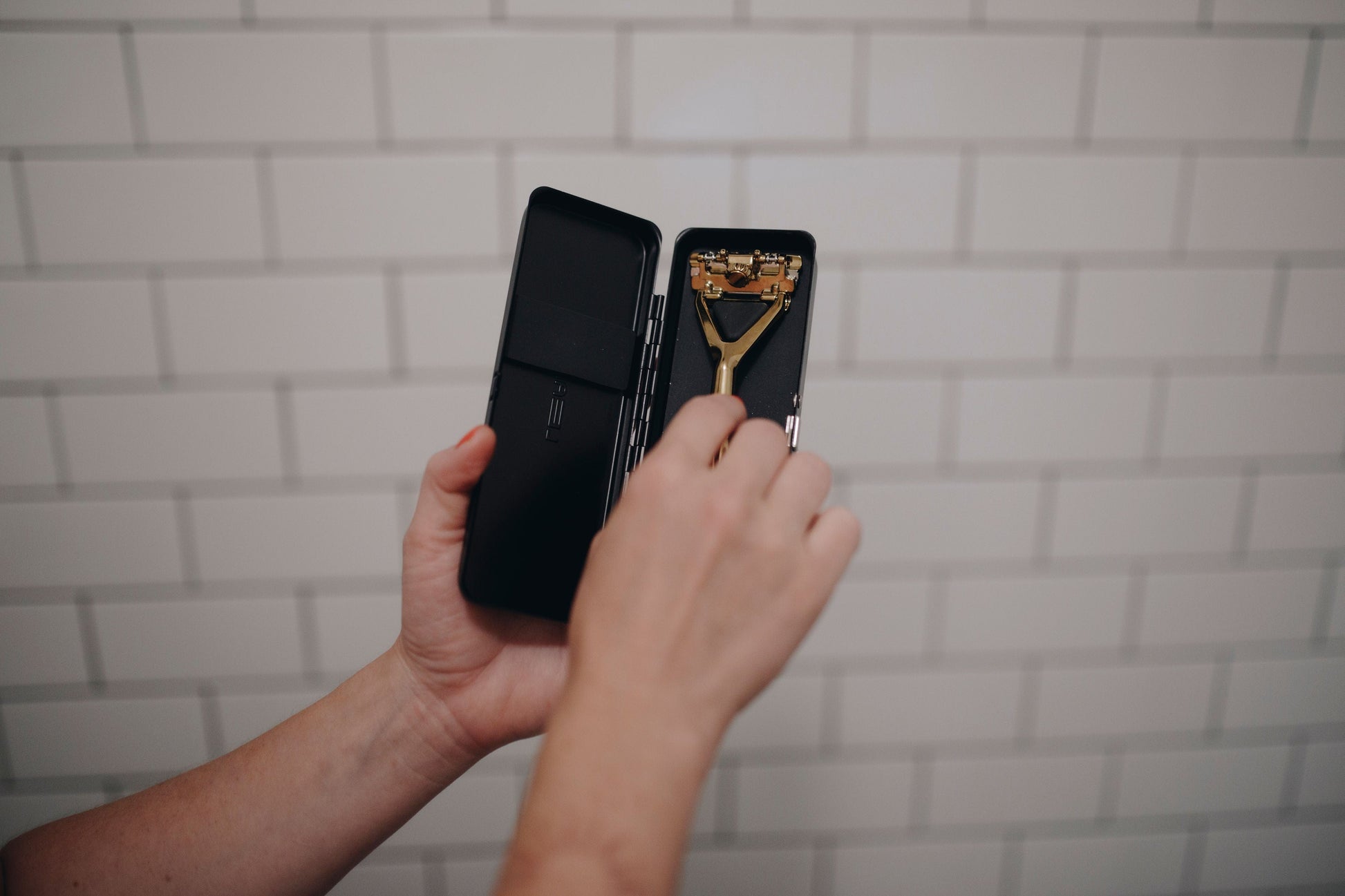 Leaf Razor Travel Case